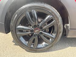 MINI Hatch Photo 5