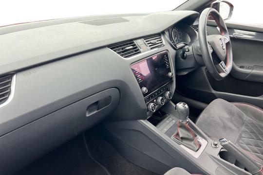Skoda Octavia Photo autoimg-86d8e9cd92c67687bd04e3ca50e856e017282369.jpg