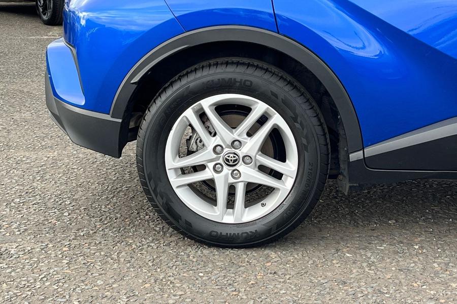 Toyota C-HR Photo autoimg-86da018454c99f4c39492f6e314d3197ac35aca9.jpg