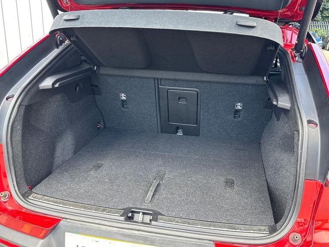 VOLVO C40 Photo 12