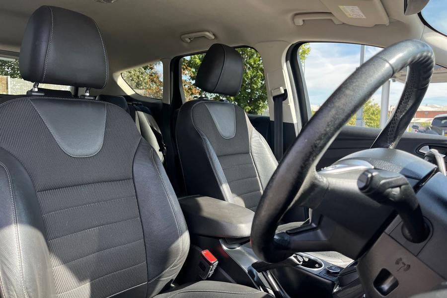 Ford KUGA Photo autoimg-86e337b543f422176385ff3331823a31f95c00e6.jpg