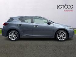 LEXUS Ct Photo 4