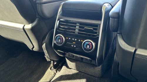 Land Rover Range Rover Photo autoimg-86e41fee5f505e10a2b6a3d57799c828344a2082.jpg