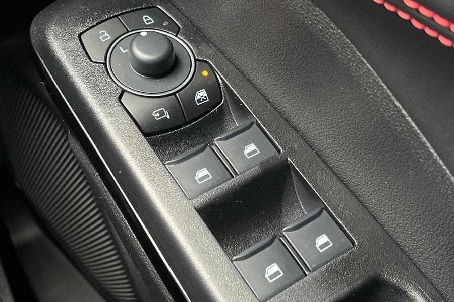Ford PUMA Photo autoimg-86e64ede82ed6b35c4f9214239d199e7a020fc09.jpg