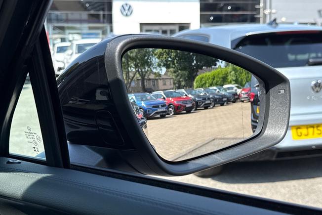 VOLKSWAGEN Tiguan Photo 42