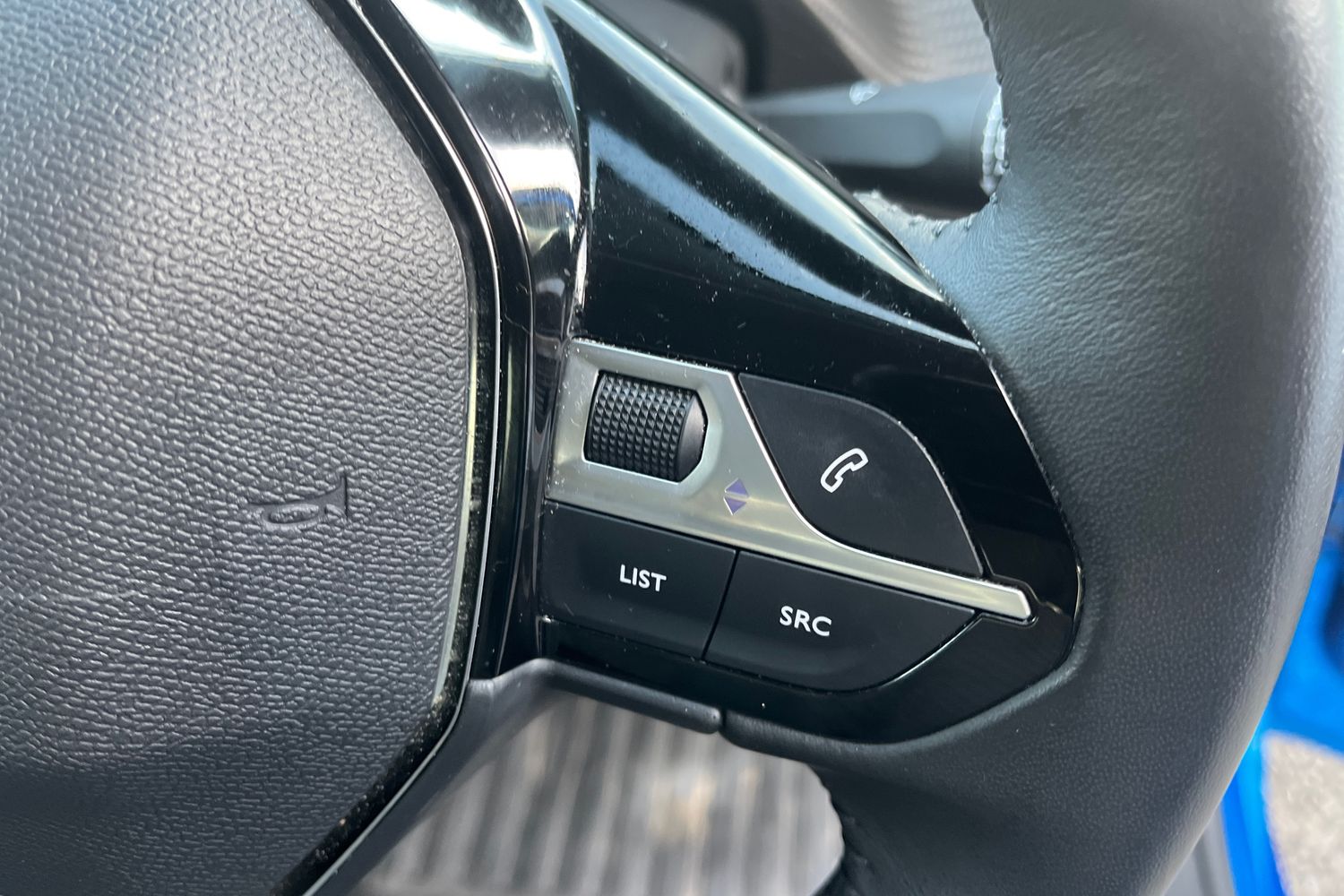 Peugeot 208 Photo 35