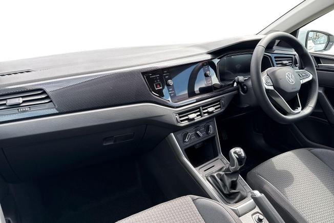 VOLKSWAGEN Polo Photo 2