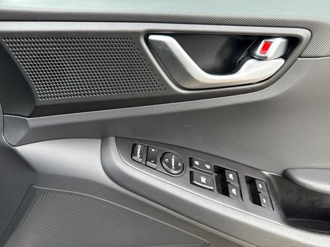 HYUNDAI Ioniq Photo 30