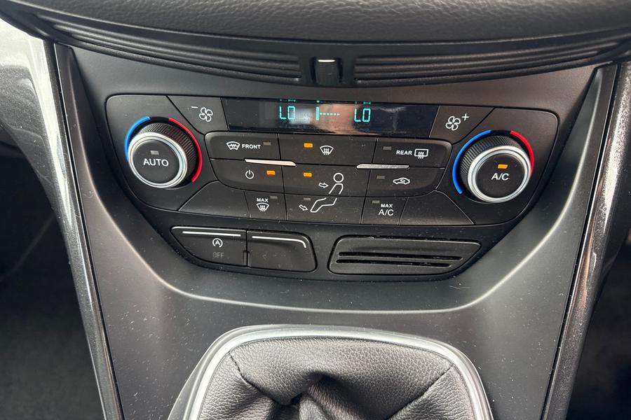 Ford KUGA Photo autoimg-86f1745e14072a3b73fe4d5e3564528cbf93944b.jpg