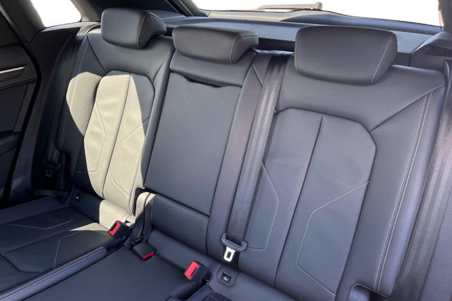 AUDI Q3 Photo 9