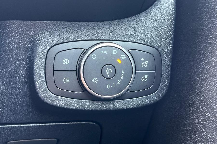 Ford FIESTA Photo autoimg-86f4903f68e18f7cd74a84ccba3189b518b31564.jpg