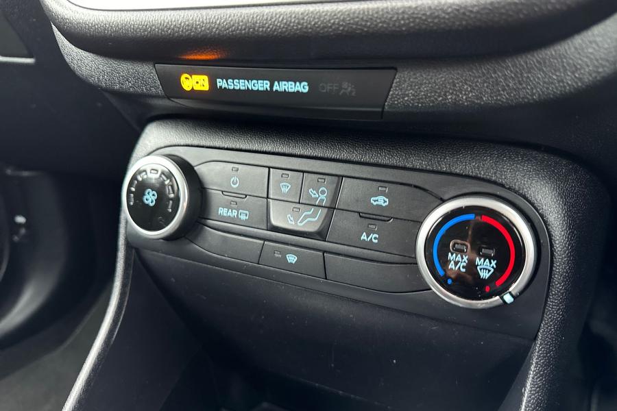 Ford FIESTA Photo autoimg-86f62d18b08d390f5d488bd097be6a42ef7f129d.jpg