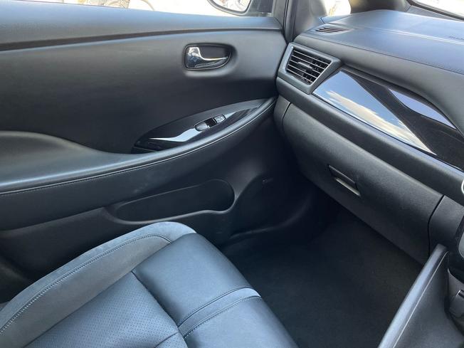 NISSAN Leaf Photo 49