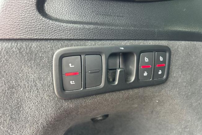 AUDI Q7 Photo 35