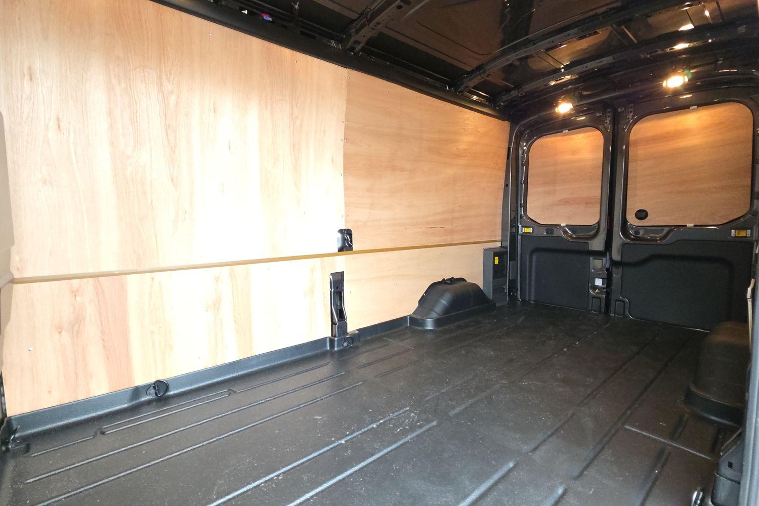 Ford E-TRANSIT Photo 3