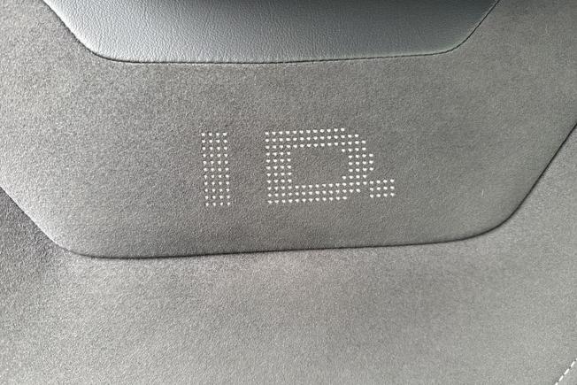 VOLKSWAGEN ID.4 Photo 29