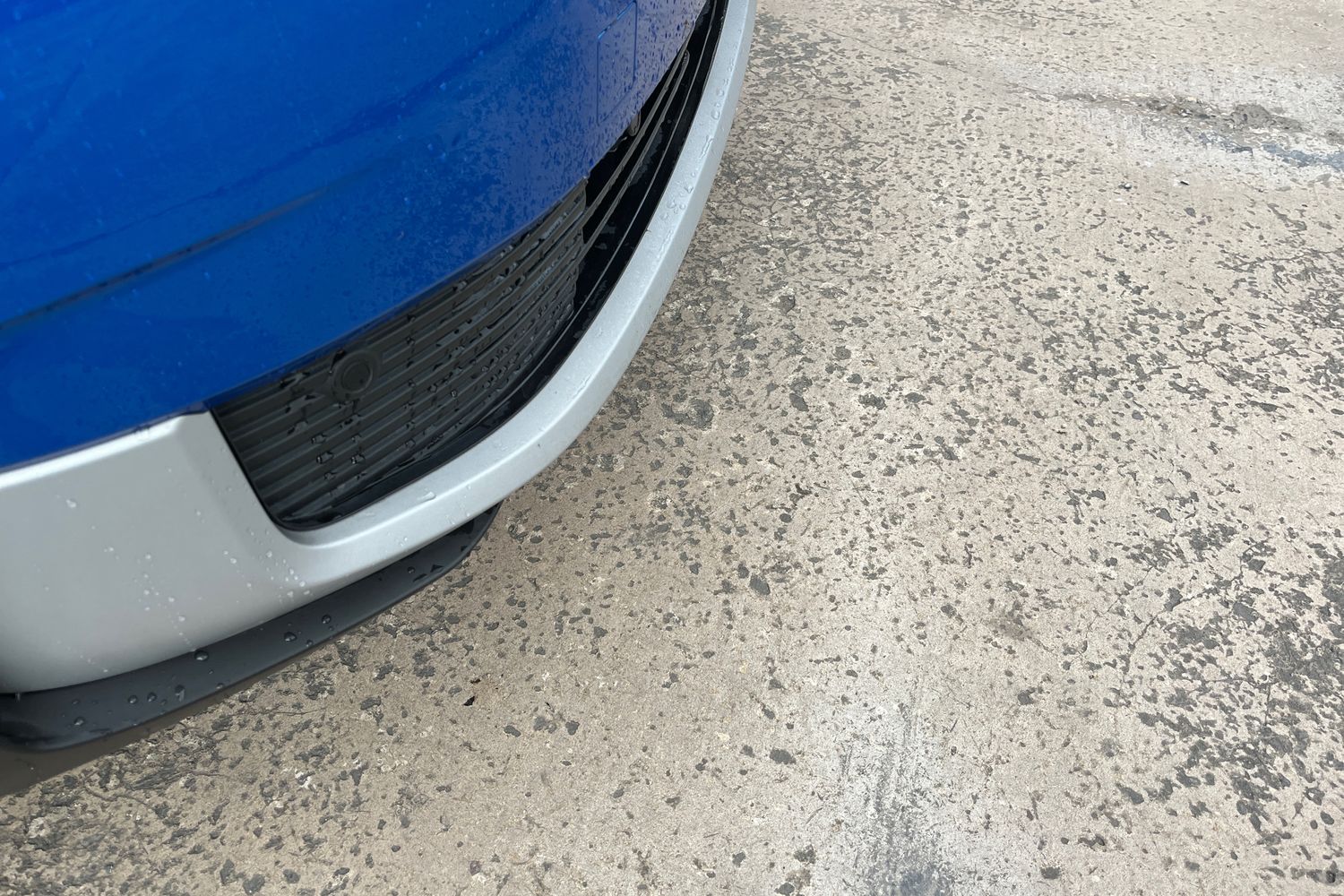 Ford EXPLORER Photo 23