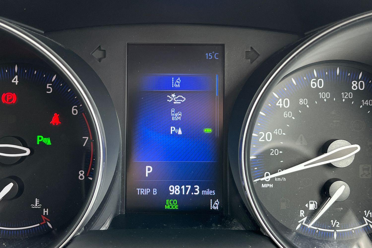 Toyota C-HR Photo 24