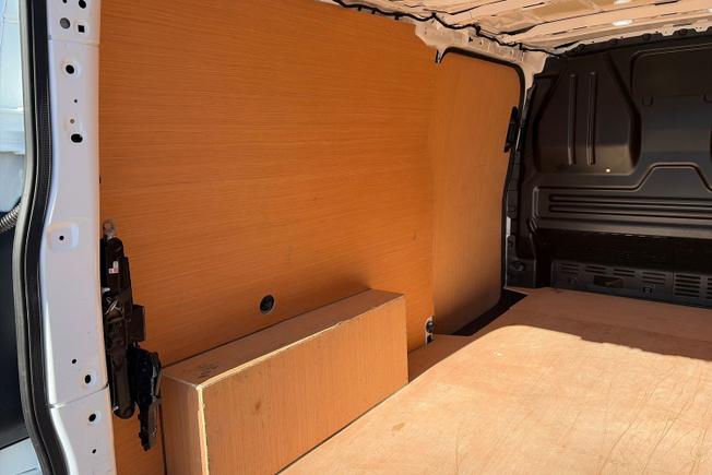 VOLKSWAGEN Transporter Photo 38
