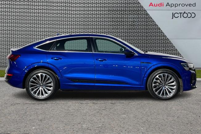 AUDI Q8 E-Tron Photo 4