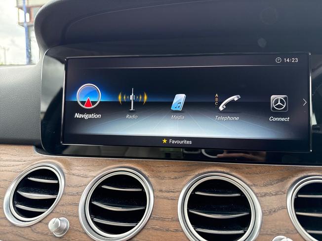MERCEDES-BENZ E Class Photo 34