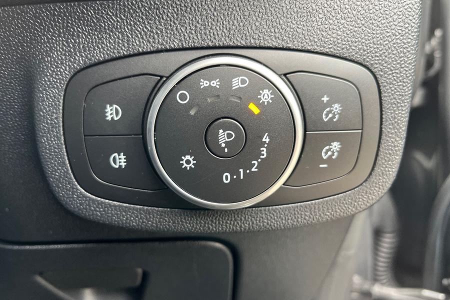 Ford Fiesta Photo autoimg-870451d2064427afba963e8f9be19b3848242baf.jpg