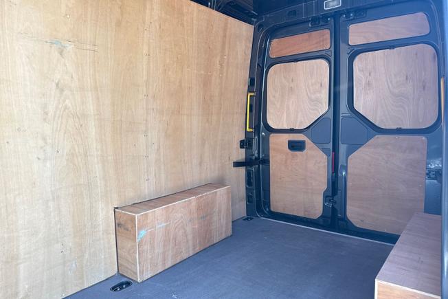 VOLKSWAGEN Crafter Photo 9