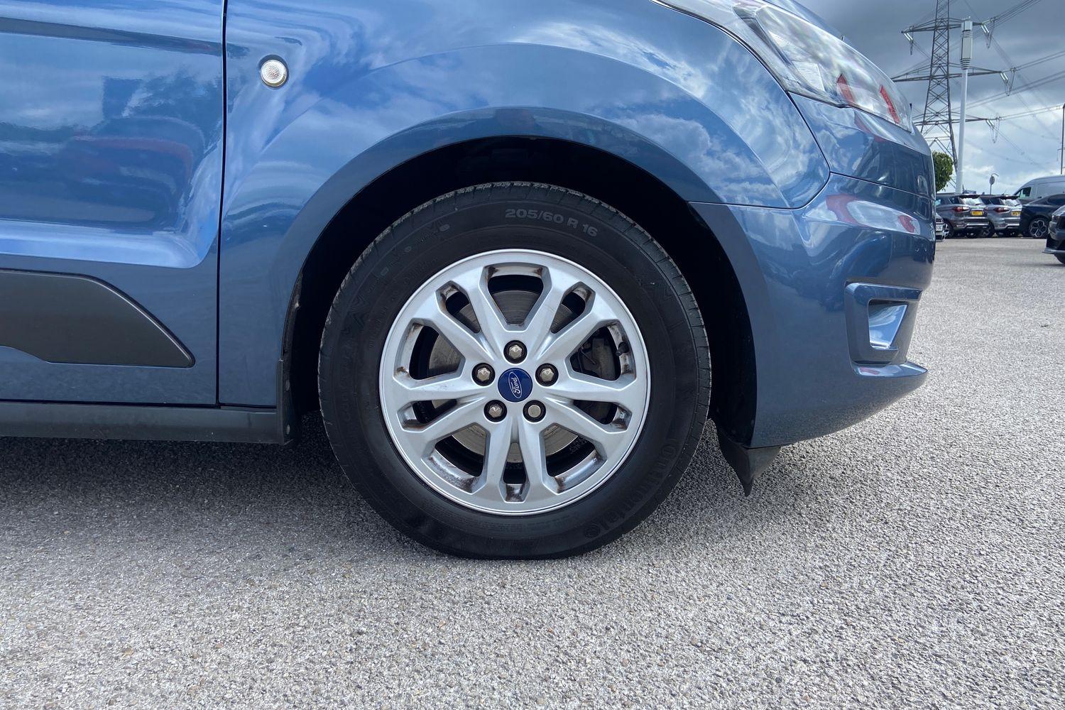 Ford TOURNEO CONNECT Photo 7