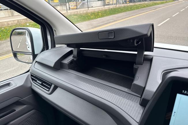 VOLKSWAGEN e-Transporter Photo 45