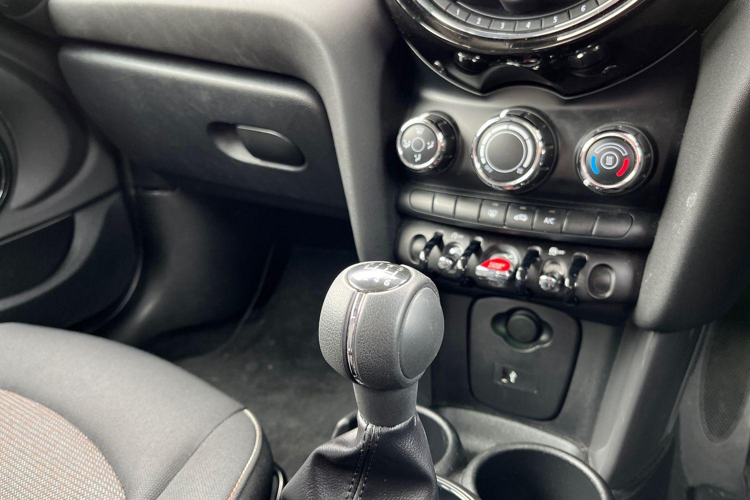 MINI HATCHBACK Photo 34