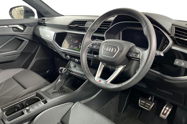AUDI Q3 Photo 6