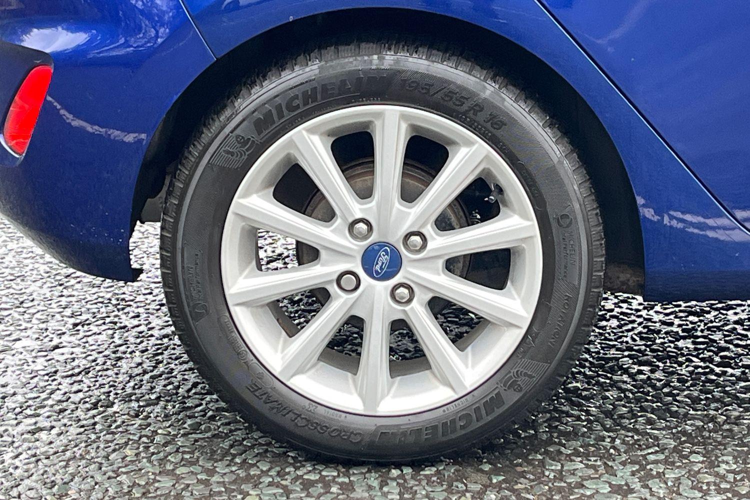 Ford Fiesta Photo 7