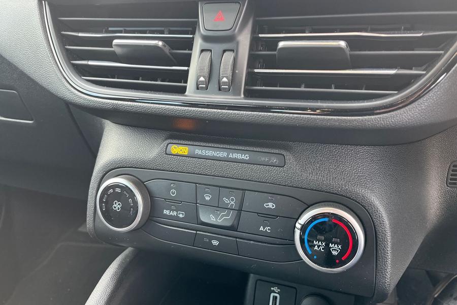 Ford FOCUS Photo autoimg-8716b1b44c4f45d730484c8bb932a5d94421dd30.jpg