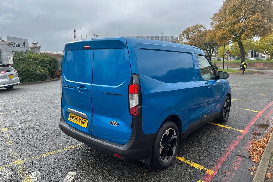 Used Ford E-TRANSIT COURIER 7