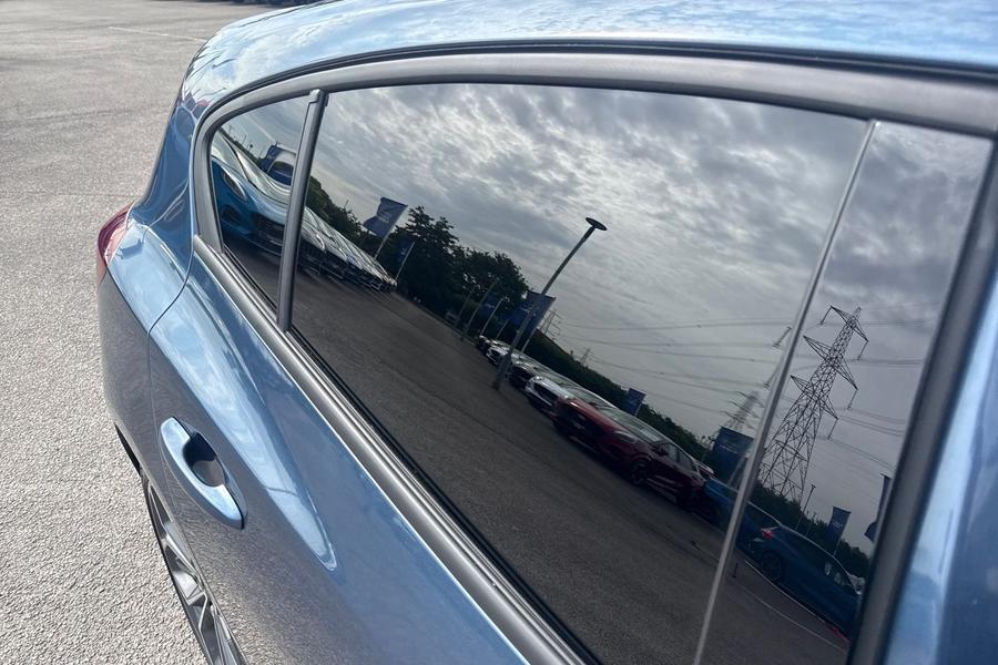 Ford FOCUS Photo autoimg-8718ae10f2b6da7f1f900aa23930086da2abef1f.jpg