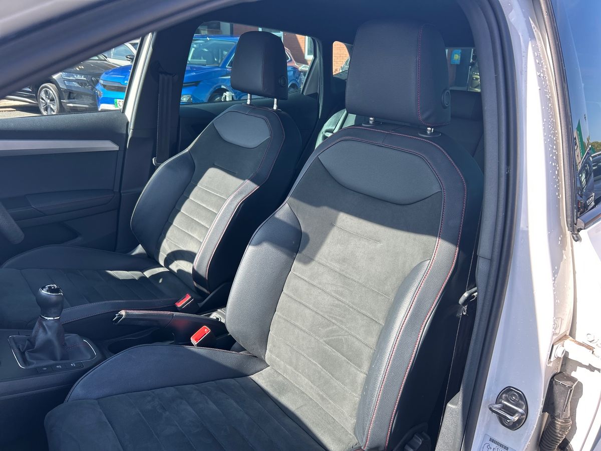SEAT Ibiza Photo 35