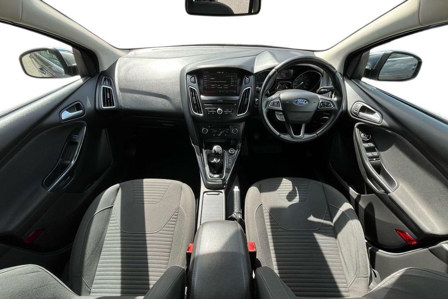 Ford FOCUS Photo autoimg-871e0b24c4097e0856fb8c7f1ef287d5be09a7aa.jpg