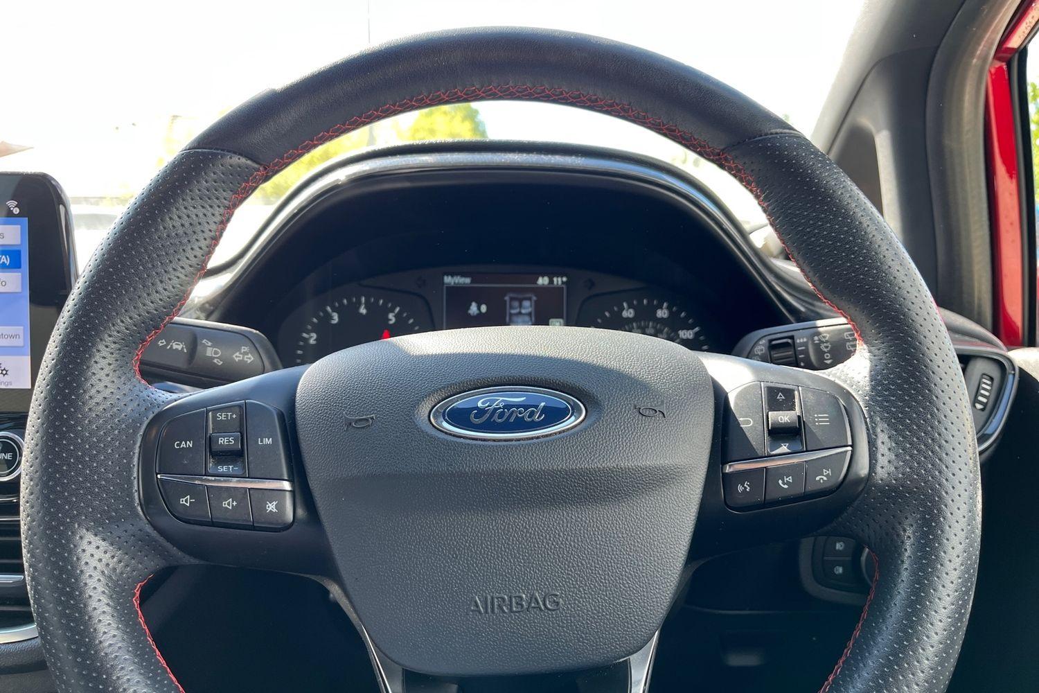 Ford FIESTA Photo 11