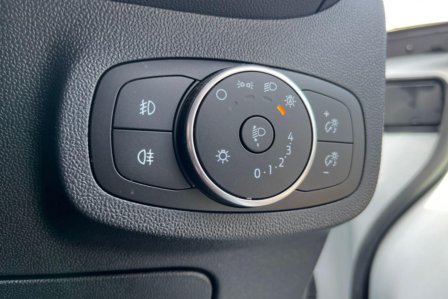 Ford FIESTA Photo 28