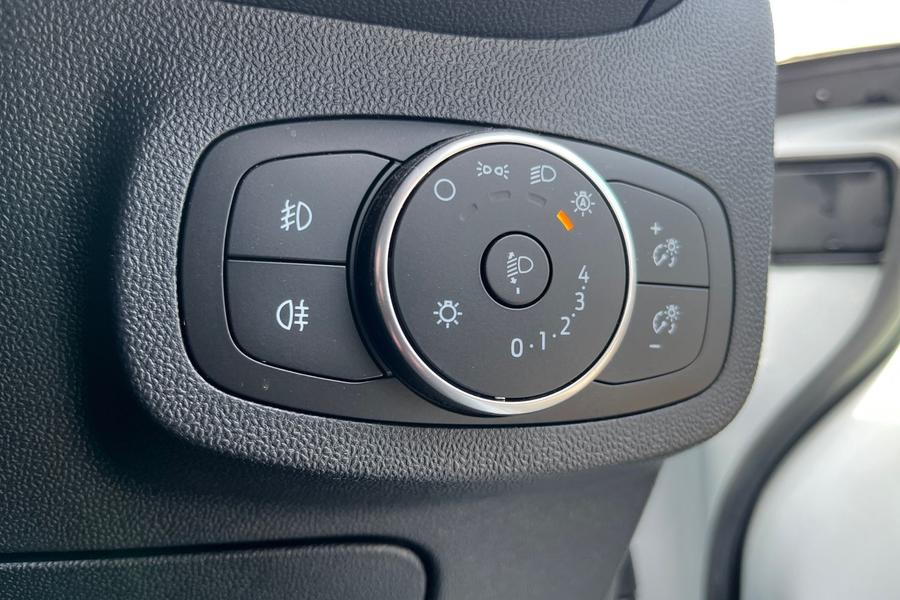 Ford FIESTA Photo autoimg-872216b8e8130d46be863a2e75a92c17607e9879.jpg