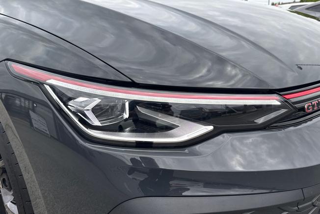 VOLKSWAGEN Golf Photo 19
