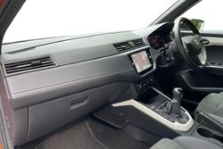 SEAT Arona Photo 2