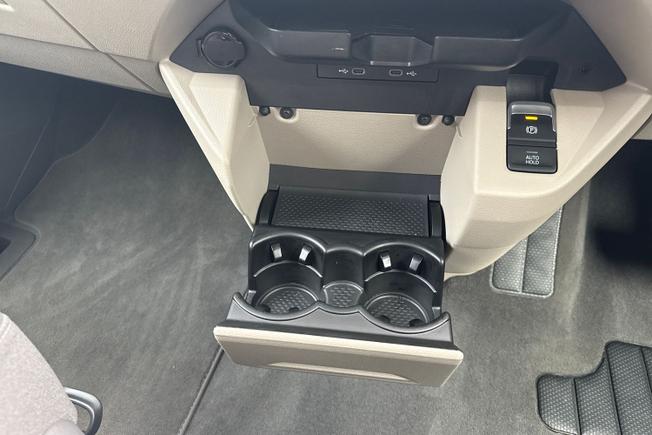 VOLKSWAGEN Multivan Photo 37