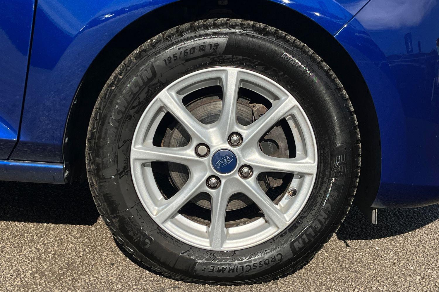Ford FIESTA Photo 7