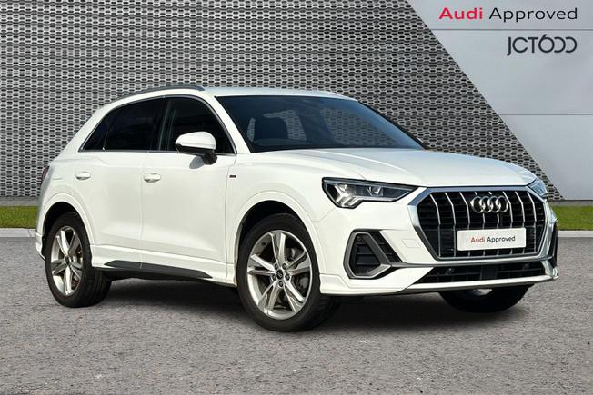 Audi Q3 Photo 1