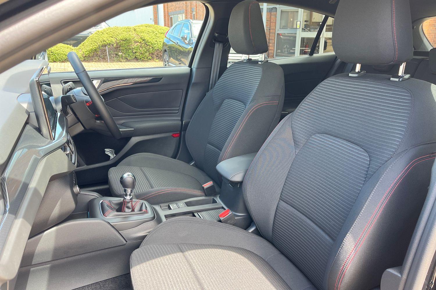 Ford Focus Photo 18