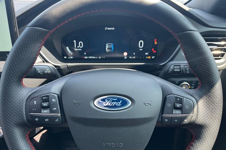 Ford Kuga Photo autoimg-8735fdb2e80e23fcfde6a8f5479ef769545fbbbd.jpg