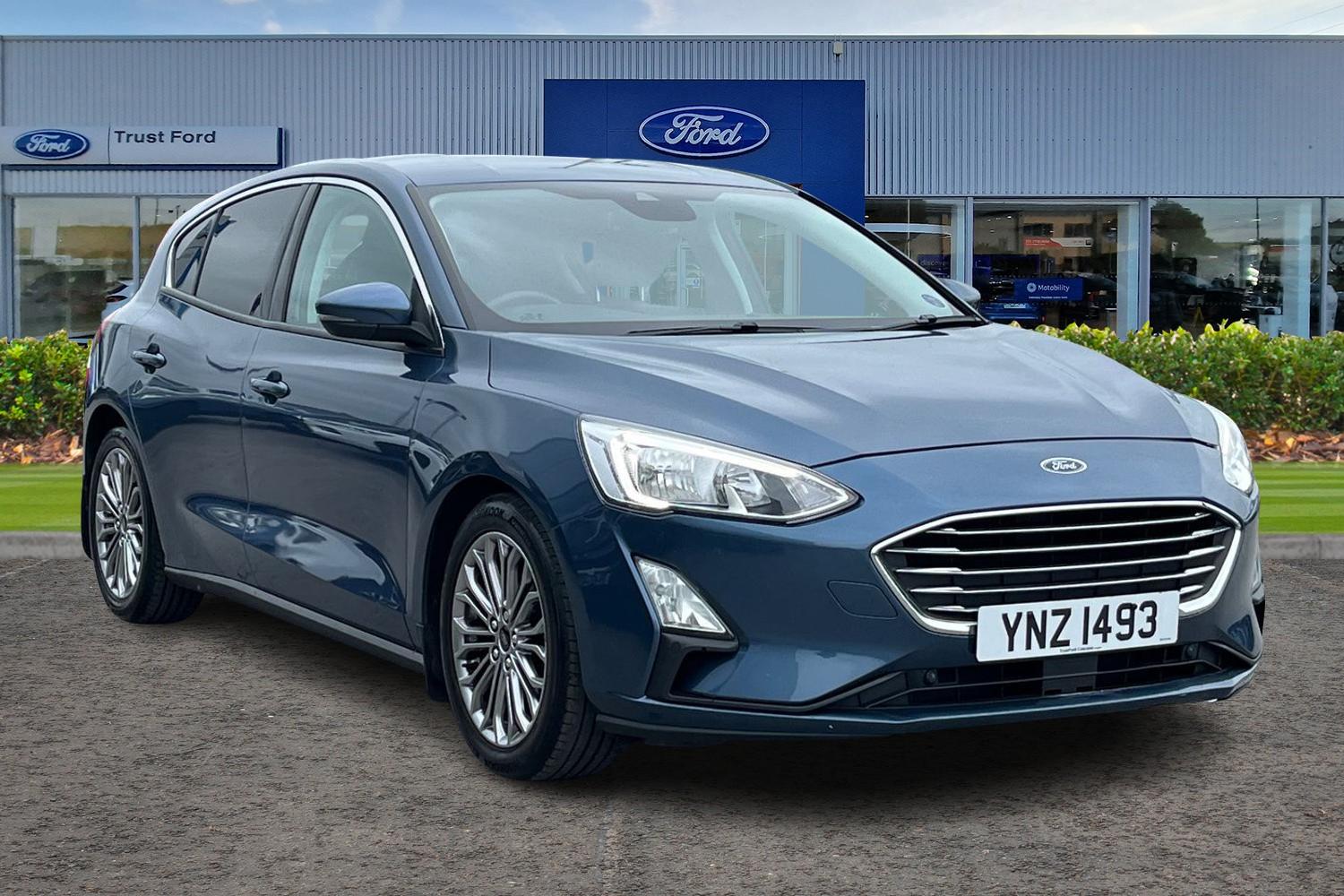 Ford FOCUS Photo 0