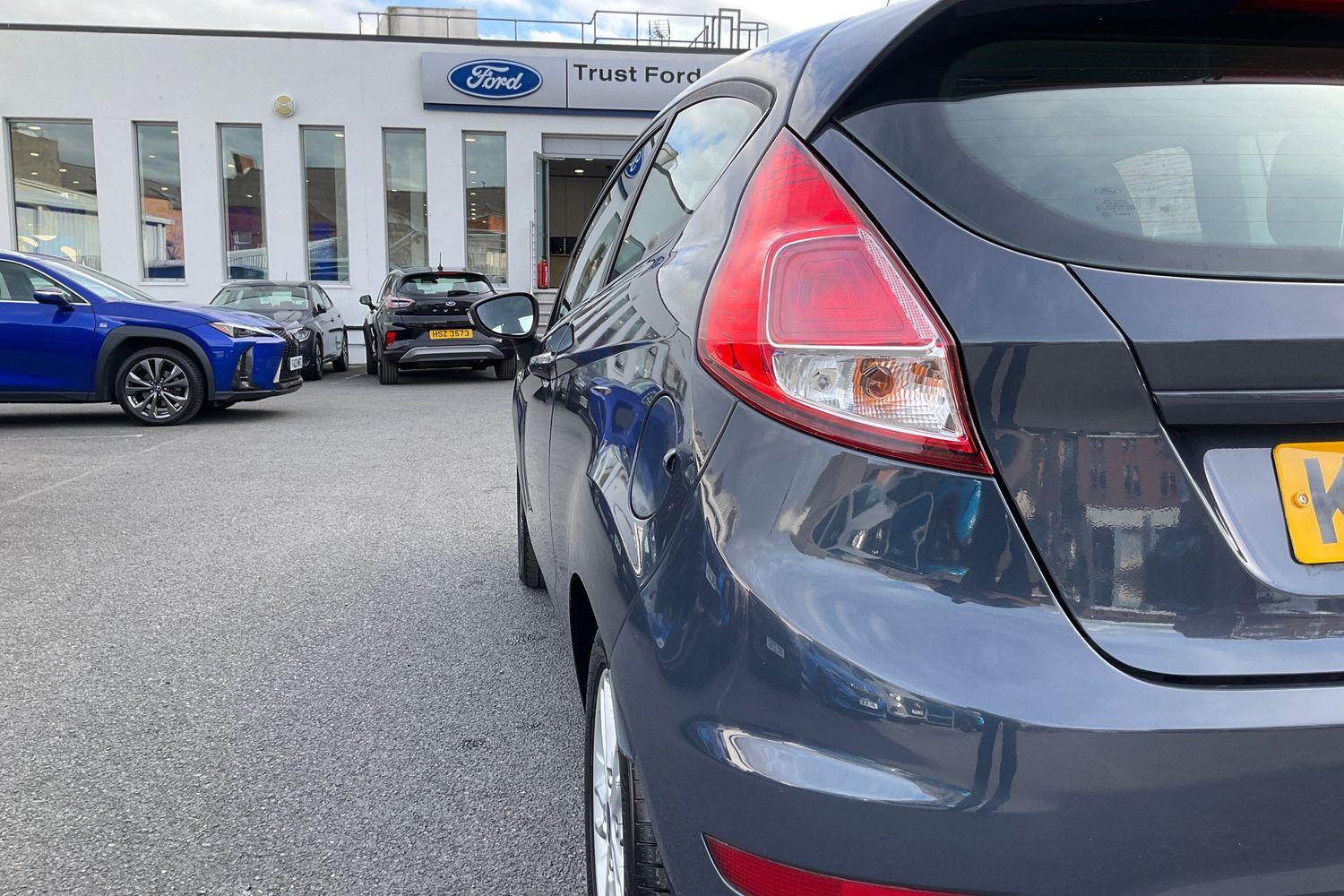 Ford FIESTA Photo 35