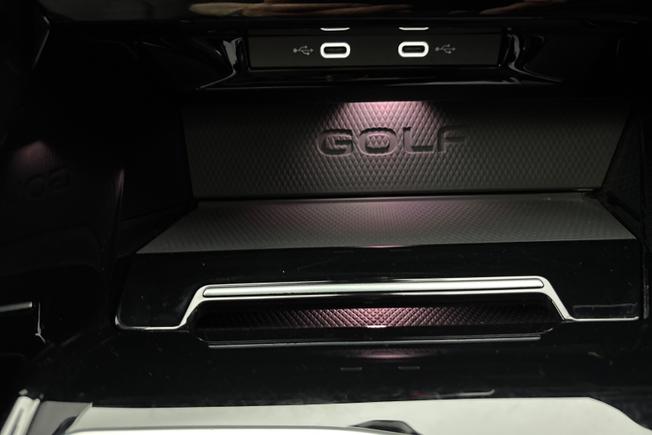 VOLKSWAGEN Golf Photo 24
